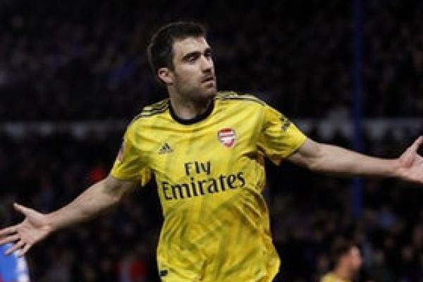 Fenerbahce dilaporkan telah mencapai kesepakatan dengan Sokratis yang tak diandalkan Arsenal musim 2020/2021.