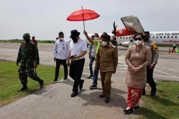 Ketua DPD RI, AA LaNyalla Mahmud Mattalitti mengapresiasi peluncuran perdana rute Kupang - Alor di Bandara Kabir Pantar, Kabupaten Alor, Nusa Tenggara Timur (NTT). 