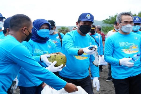 Menteri Trenggono: Laut Bukan Keranjang Sampah