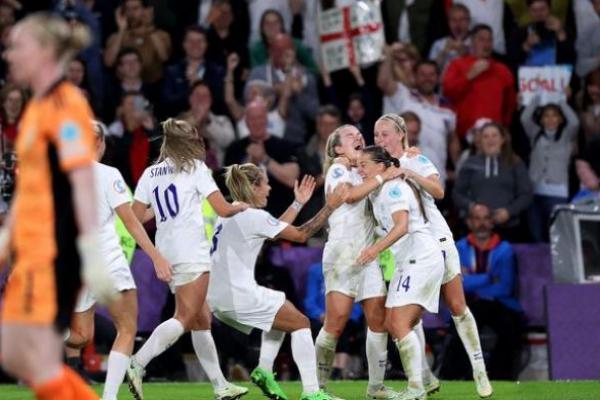 Beth Mead, Lucy Bronze, Alessia Russo dan Fran Kirby sukses cetak gol untuk Inggris
