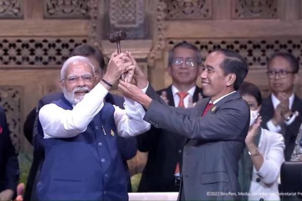 Jokowi Resmi Tutup KTT G20, Serahkan Presidensi 2023 ke India