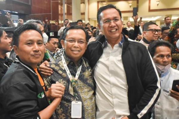 Herman Khaeron yang Anggota DPR RI dari Fraksi Partai Demokrat ini mengaku bersyukur. Pasalnya para MW dan MD diberbagai daerah masih mempercayakan dirinya memimpin KAHMI untuk lima tahun ke depan.