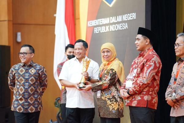 Inovasi Samsat 4.0 dan Eko-Tren Bawa Jatim Sabet IGA Award 2022