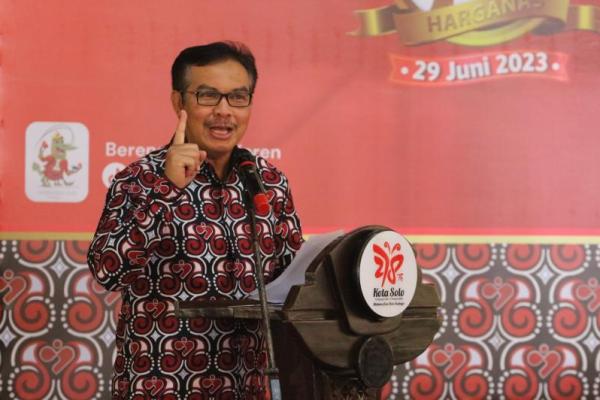 Walikota Surakarta, Gibran Rakabuming Raka dan Ketua Tim Penggerak PKK Kota Surakarta, Selvi Ananda komitmen percepat penurunan stunting.