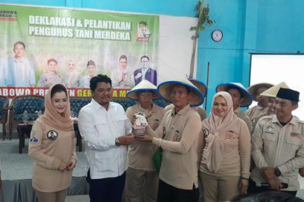 Tani Merdeka Kabupaten Banyumas, organisasi sayap Partai Gerindra, dikukuhkan di Balai Desa Sokaraja Tengah, Kecamatan Sokaraja, Banyumas.