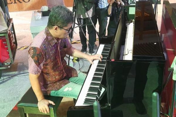 Musisi Ananda Sukarlan, Filda Salim, dan lainnya memainkan langsung Yamaha TransAcoustic Piano seri TC3