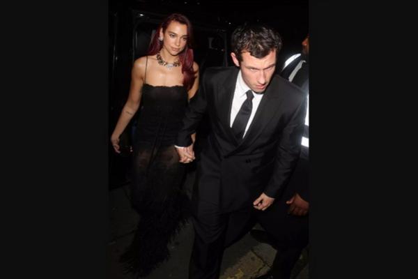 Putus dari Sutradara Prancis, Dua Lipa Gandeng Callum Turner di Afterparty BAFTA 2024