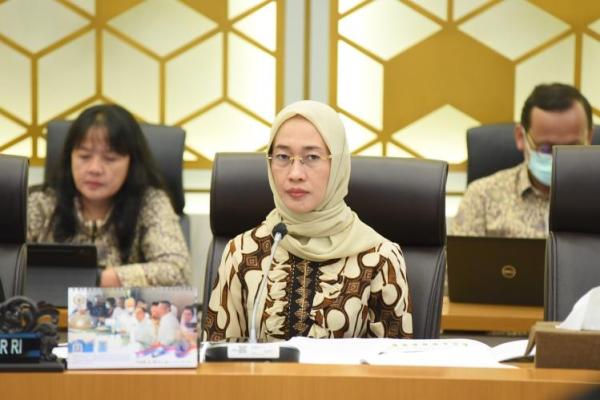 Komisi IV DPR RI menyetujui Pagu Anggaran Kementerian Pertanian sesuai hasil pembahasan RUU APBN Tahun Anggaran 2025 oleh Badan Anggaran DPR RI, yang semula sebesar Rp7.905.979.021.000 mengalami penambahan anggaran sebesar Rp21.468.005.340.000, sehingga pagu anggaran Kementerian Pertanian Tahun Anggaran 2025 menjadi sebesar Rp29.373.984.361.000.