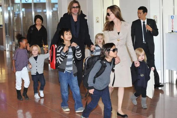 Brad Pitt vs Angelina Jolie, Bintang Maleficent Menang, Anak-anak Hanya Pakai Nama Ibunya