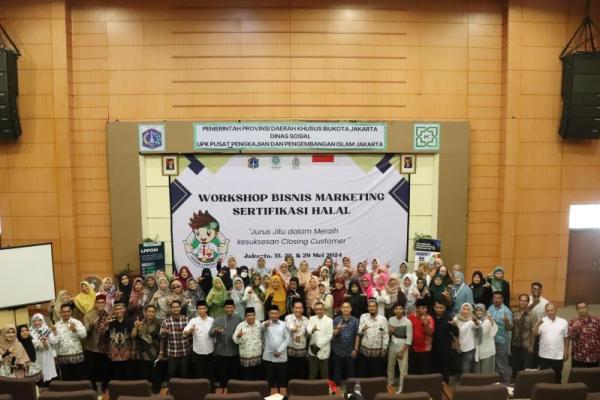 Dengan pencanangan WHO (Wajib Halal Oktober) oleh Pemerintah, MUI DKI Jakarta langsung bergerak mensosialisasi secara masif kepada masyarakat.