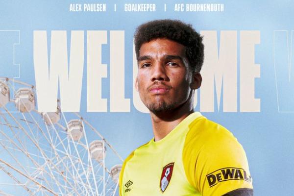 Bournemouth mengumumkan penandatanganan penjaga gawang baru berusia 21 tahun, Alex Paulsen, yang didatangkan dari klub asal Selandia Baru, Wellington Phoenix.