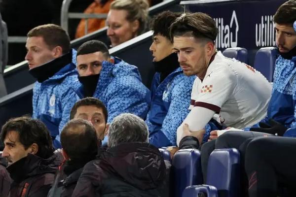 Keputusan Gareth Southgate mencoret Jack Grealish dari tim nasional Inggris memicu tanda tanya besar di antara para pemain