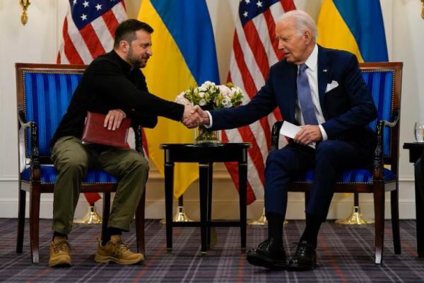 Kongres AS Tunda Bantuan untuk Ukraina, Biden Minta Maaf kepada Presiden Zelenzkiy