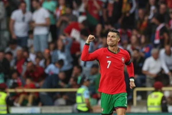 Martinez Tetap Masukkan Ronaldo ke Starter Kontra Georgia