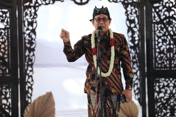 Adanya kirab budaya adat juga menjadi ruang silaturahmi antara masyarakat dengan perangkat desa sehingga semangat membangun desa tidak pernah luntur