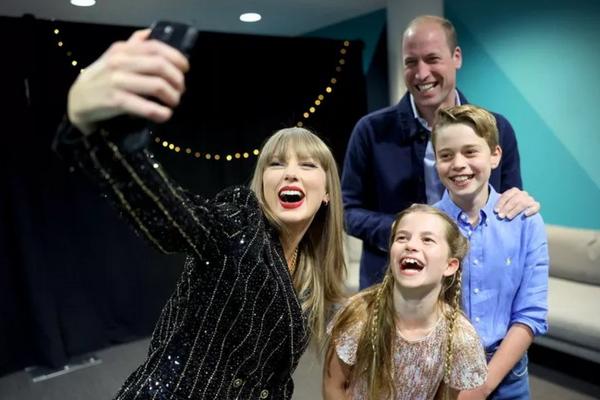  
Royal Swifties! Pangeran William Ajak Anak-anaknya Nonton Eras Tour Taylor Swift