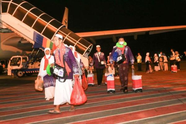 Bandara Soekarno-Hatta Tangerang dijadwalkan akan melayani kepulangan jemaah haji terbanyak, yakni sebanyak 53.703 jemaah yang tergabung dalam 128 kloter.