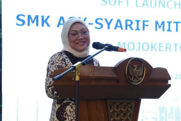 Menaker Lakukan Peluncuran Awal SMK Asy-Syarif Mitra Industri Mojokerto