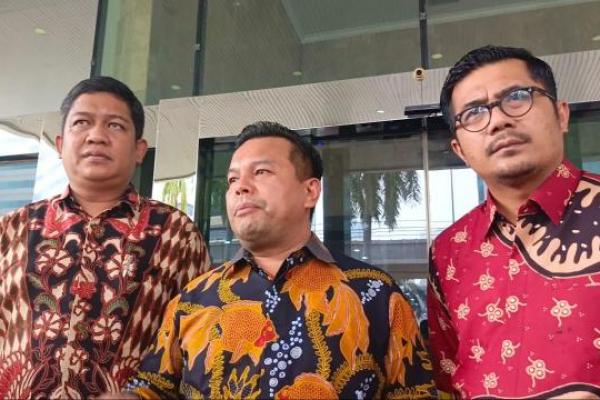 Hukum DPP PDIP yang melaporkan penyidik KPK Rossa Purbo Bekti me Dewaa KPK.