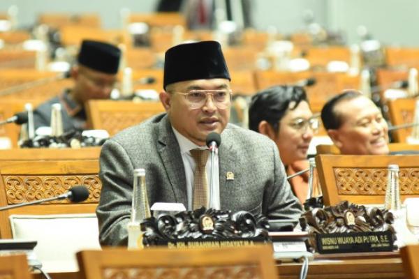 Pansus Hak Angket Penyelenggaraan Haji DPR RI menilai pembagian rata kuota haji tambahan kepada jemaah reguler, sebanyak 50 persen dan jemaah khusus 50 persen, tidak sesuai dengan persetujuan DPR dan Presiden.