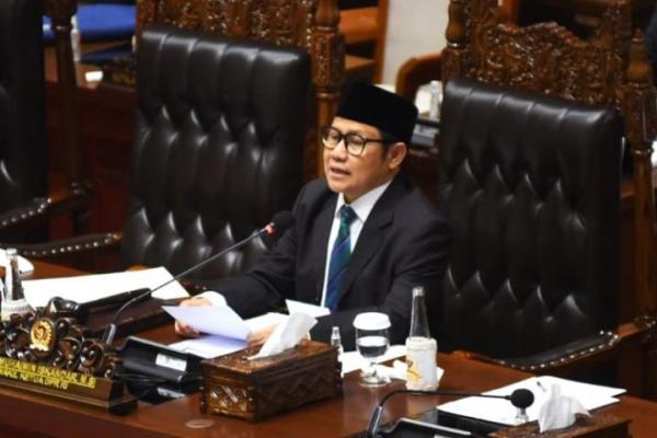 Saya menanyakan kepada sidang dewan, apakah mitra kerja Badan Karantina Indonesia bisa kita tetapkan menjadi mitra kerja Komisi IV, setuju?