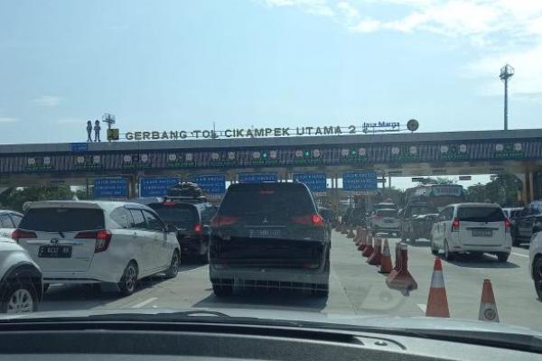 JTT Perpanjang Contraflow di Tol Jakarta-Cikampek