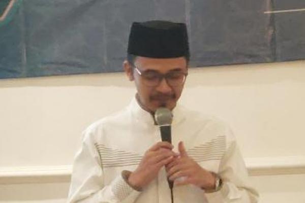 Majelis Ulama Indonesia (MUI) DKI Jakarta klarifikasi jika yang bertemu dengan Presiden Israel bukan KH. Faiz Syukron Makmun, Ketua Umum MUI Jakarta.