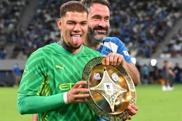 Al-Nassr mulai mencari target penjaga gawang alternatif usai transfer Ederson dari Manchester City berlangsung pelik