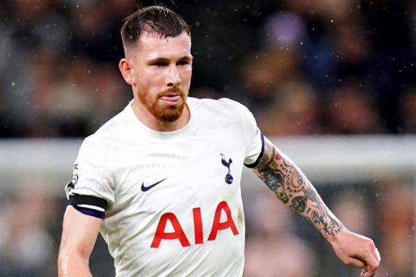 Pierre-Emile Hojbjerg resmi merampungkan transfer ke Marseille dari Tottenham Hotspurs.