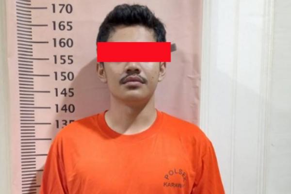 Polisi mengamankan seorang pria berinisial DPW (25), pelaku penganiayaan terhadap pengantar paket