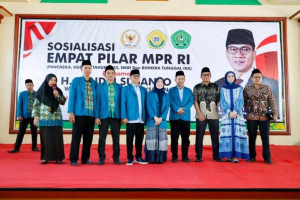 Yandri Susanto : Pendidikan Kunci Sukses Indonesia Emas 2045