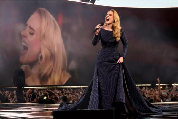 Semangati Atlet Lari di Olimpiade Paris 2024, Adele Hentikan Konsernya di Atas Panggung