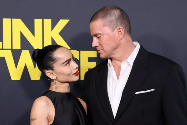 Kencan Karpet Merah Blink Twice, Zoe Kravitz dan Channing Tatum Kenakan Outfit Serba Hitam