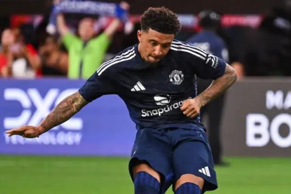 Penyerang sayap Manchester United (MU), Jadon Sancho, mengakui bahwa dirinya lebih suka pindah ke Chelsea daripada Juventus