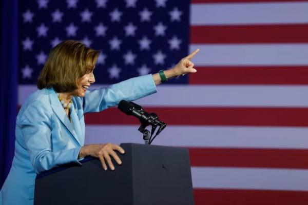 Pelosi Sambut Kepulangan Harris ke California yang Berhasil Meraup Rp 190 Miliar