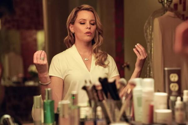 Skincare, Elizabeth Banks Jadi Ahli Estetika Ternama yang Diguncang Skandal