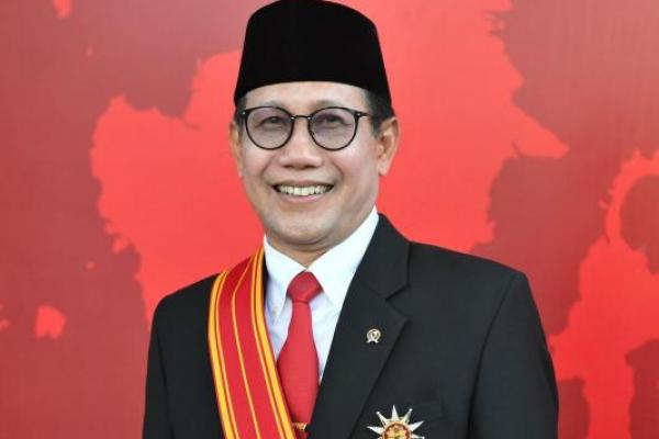 Gus Halim menerima tanda kehormatan ini atas pengabdian selama masa kerja dalam pemerintahan Presiden Jokowi pada Kabinet Indonesia Maju 2019-2024