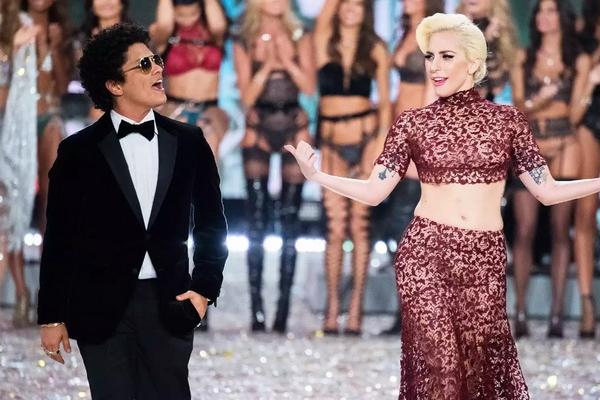 `Die with a Smile`, Kolabs Lady Gaga dan Bruno Mars Terwujud dengan Video Musik Vintage
 