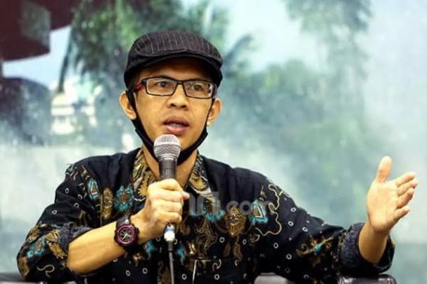 Karena saling menghormati antara semua lembaga negara, kalau MK melakukan keputusannya dengan baik, DPR juga bisa membuat kebijakan bersama DPR melakukan kinerja yang mestinya harus lebih baik.