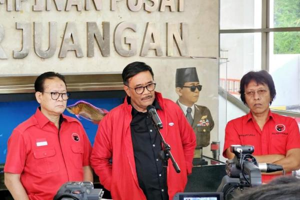 Apakah reshuffle ini menyelesaikan persoalan pengangguran, kemiskinan, tutupnya pabrik, banyaknya PHK? Apakah reshuffle ini juga menjawab tantangan bagi para pelajar mahasiswa kaum pendidikan sebagai problem-problem yang ada, atau reshuffle ini hanya menjawab kepentingan kekuasaan saja?