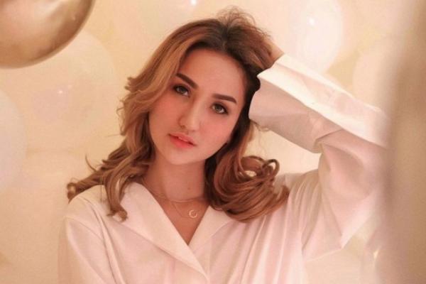 Tengku Dewi menegaskan kalau dirinya tetap melanjutkan gugatan cerai terhadap suaminya Andrew Andika