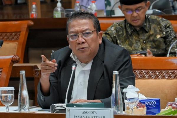 Pansus Haji DPR RI Abdul Wachid mempertanyakan sejumlah 3.000 Jemaah Haji Khusus yang baru mendaftar dengan antrian nol tahun yang bisa berangkat dalam pelaksanaan Ibadah Haji tahun 2024.