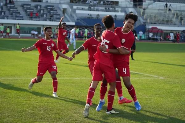 Gol yang membawa Indonesia menyabet tiga poin dilesakkan Jens Raven, Riski Afrisal, dan pemain pengganti Muhammad Ragil