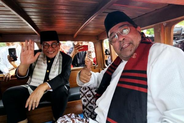 Politisi PDI Perjuangan (PDIP) Pramono Anung dan Rano Karno mendaftarkan diri sebagai Calon Gubernur dan Calon Wakil Gubernur (Cagub-Cawagub) DKI Jakarta.