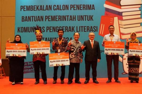 Setiap komunitas penggerak literasi memperoleh bantuan sebesar Rp50 juta