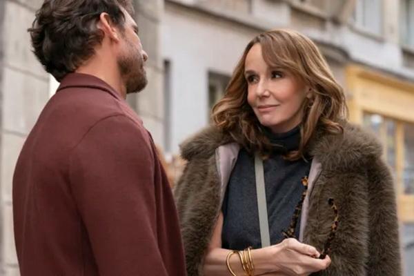 Emily in Paris Musim 4 Episode 4: Lily Collins Enggan Jalani Hubungan di Grey Area