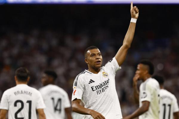 Pelatih tim nasional Prancis, Didier Deschamps, membela pemain bintangnya, Kylian Mbappe, yang masih berjuang menemukan penampilan terbaik di Real Madrid.