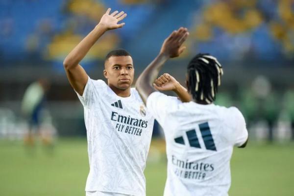 Kylian Mbappe menjawab opini publik tentang chemistry antara dirinya dan winger El Real, Vinicius Junior, di lapangan.