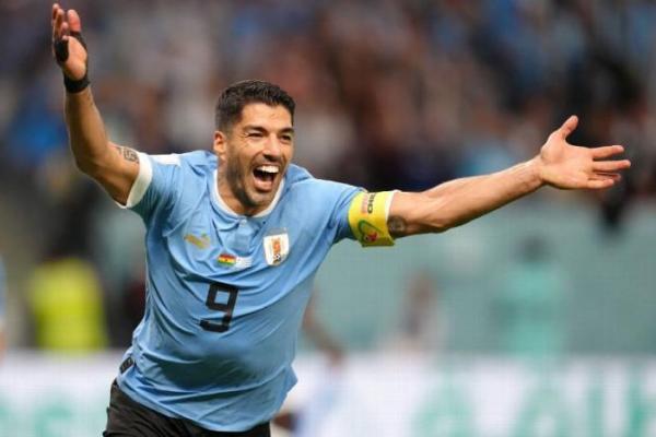 Penyerang tim nasional Uruguay, Luis Suarez, mengumumkan bakal pensiun dari sepak bola internasional pekan ini