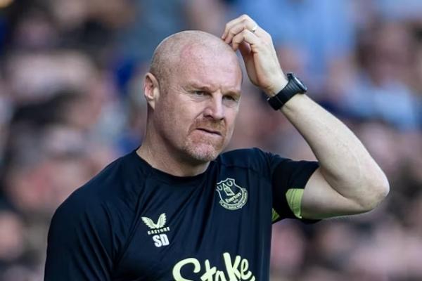 Dyche bersikeras untuk tetap menjadi manajer Everton saat The Toffees pindah ke stadion baru di awal musim depan.